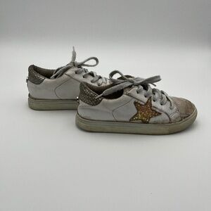 Steve Madden preppy star tennis shoes